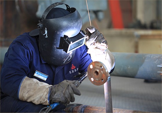 車間生(sheng)産人員作(zuò)業圖-航天(tiān)泵閥